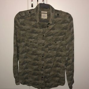 A.E. Outfitters boyfriend fit button down